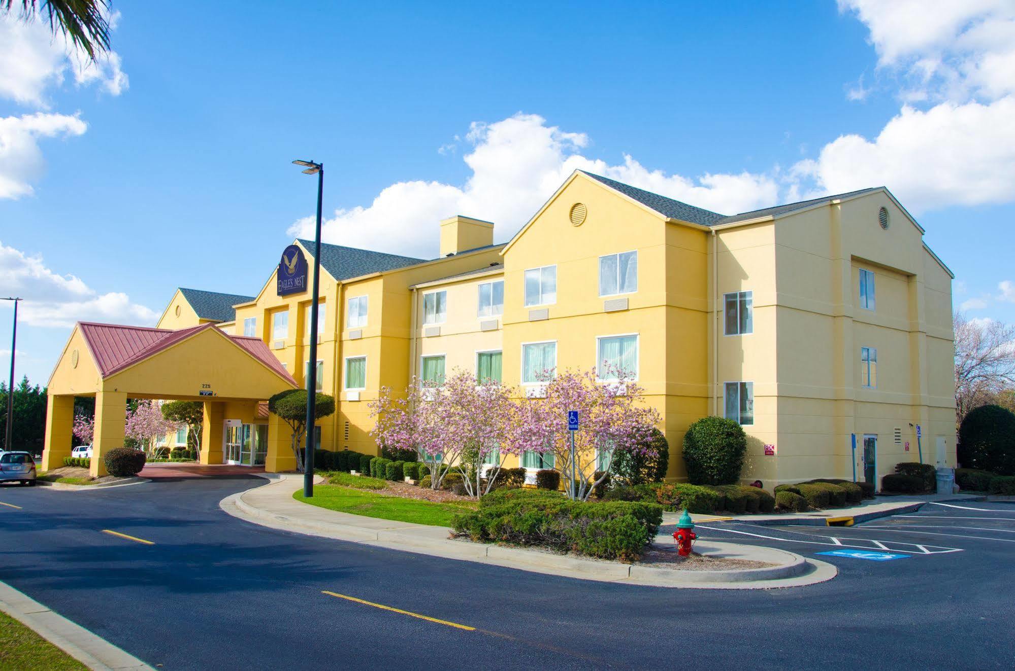 Eagles Nest Inn ستاتسبورو المظهر الخارجي الصورة